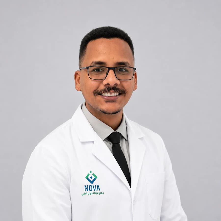 د. عبدالله عماد الدين، طبيب عام في مجمع نوفا الدولي الطبي