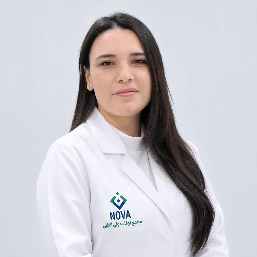 د. جولي كسار، أخصائية نساء وولادة في مجمع نوفا الدولي الطبي